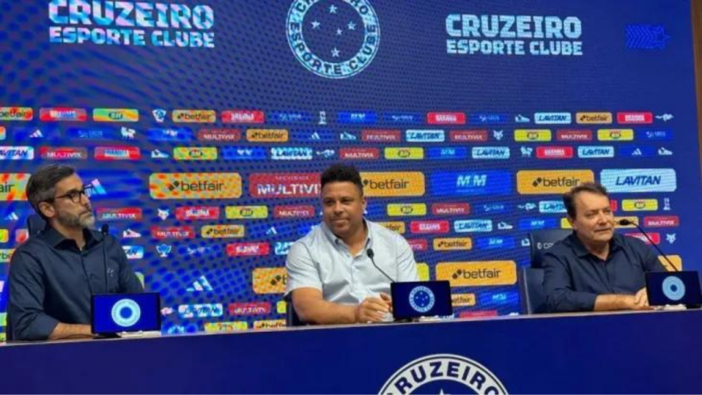 Ronaldo celebra lucro bilionário com venda do&nbsp;Cruzeiro