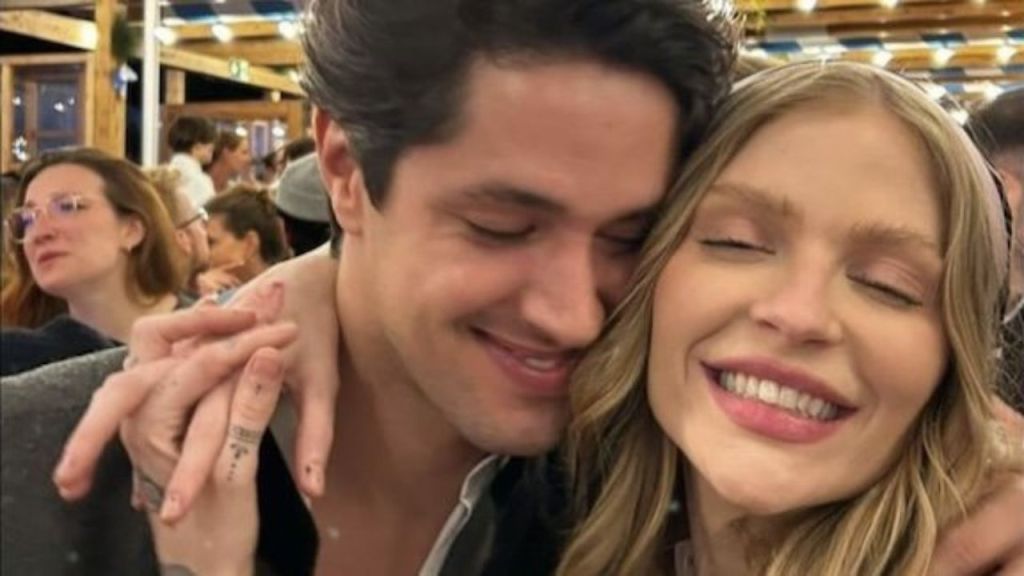 Luísa Sonza compartilha momento romântico com novo namorado e desabafa sobre medo de julgamentos nas redes&nbsp;sociais
