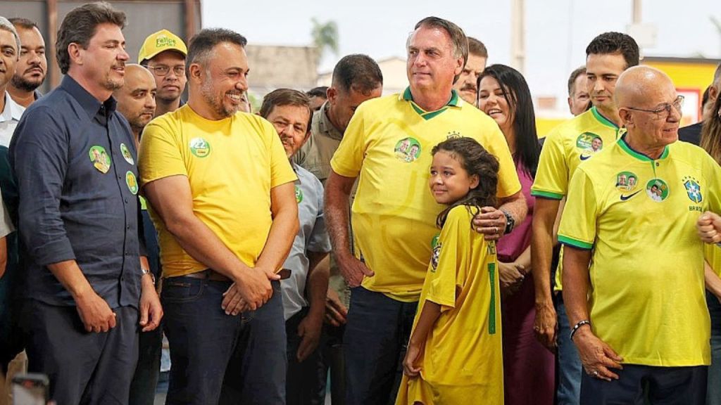 André Fortaleza, participa de comício com Bolsonaro em apoio a professor Alcides no segundo&nbsp;turno