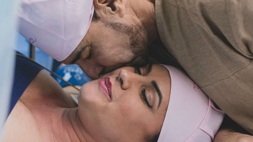 Nasce Clara, filha de Zezé Di Camargo e Graciele&nbsp;Lacerda