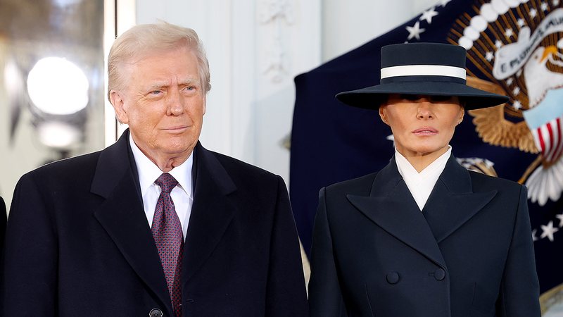 Melania Trump usa look inusitado na posse de Donald Trump como presidente dos&nbsp;EUA