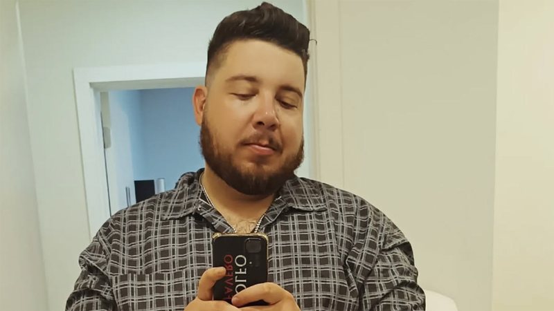 Cantor Rodolfo Fávero morre aos 33 anos; causa da morte é&nbsp;revelada