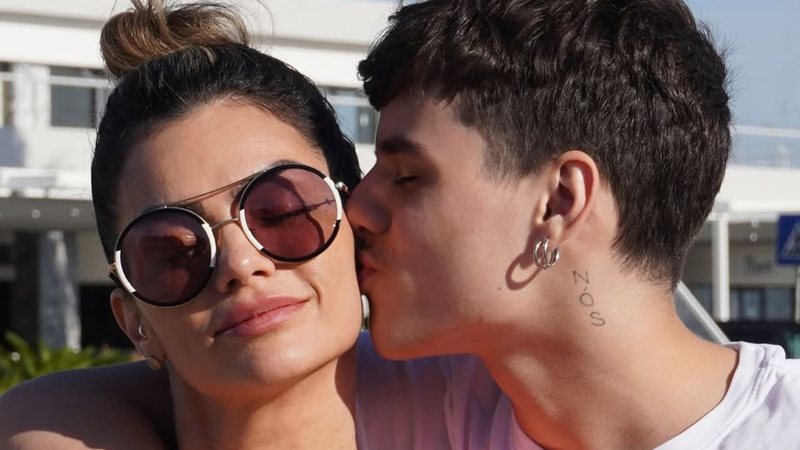 Kelly Key celebra os 20 anos do filho, Vitor Freitas, com homenagem&nbsp;especial