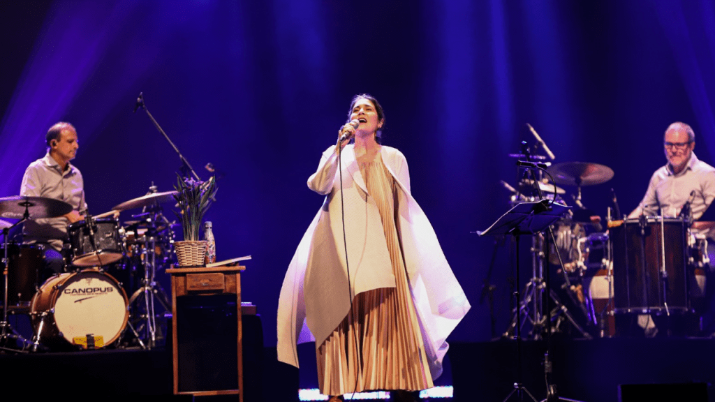 Mônica Salmaso apresenta novo espetáculo “Minha Casa” em&nbsp;Goiânia